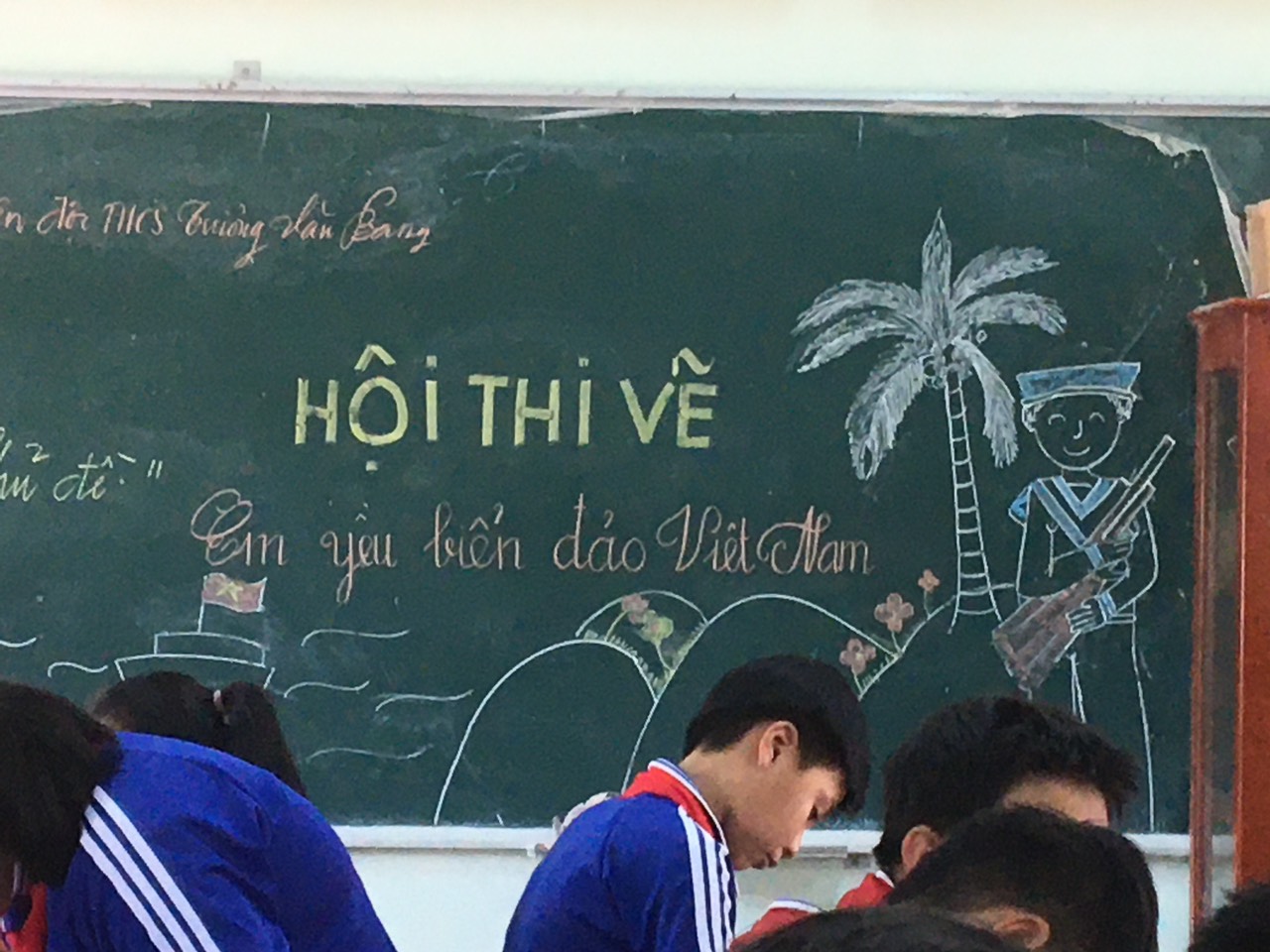 Hội thi vẽ tranh "Em yêu biển đảo Việt Nam"